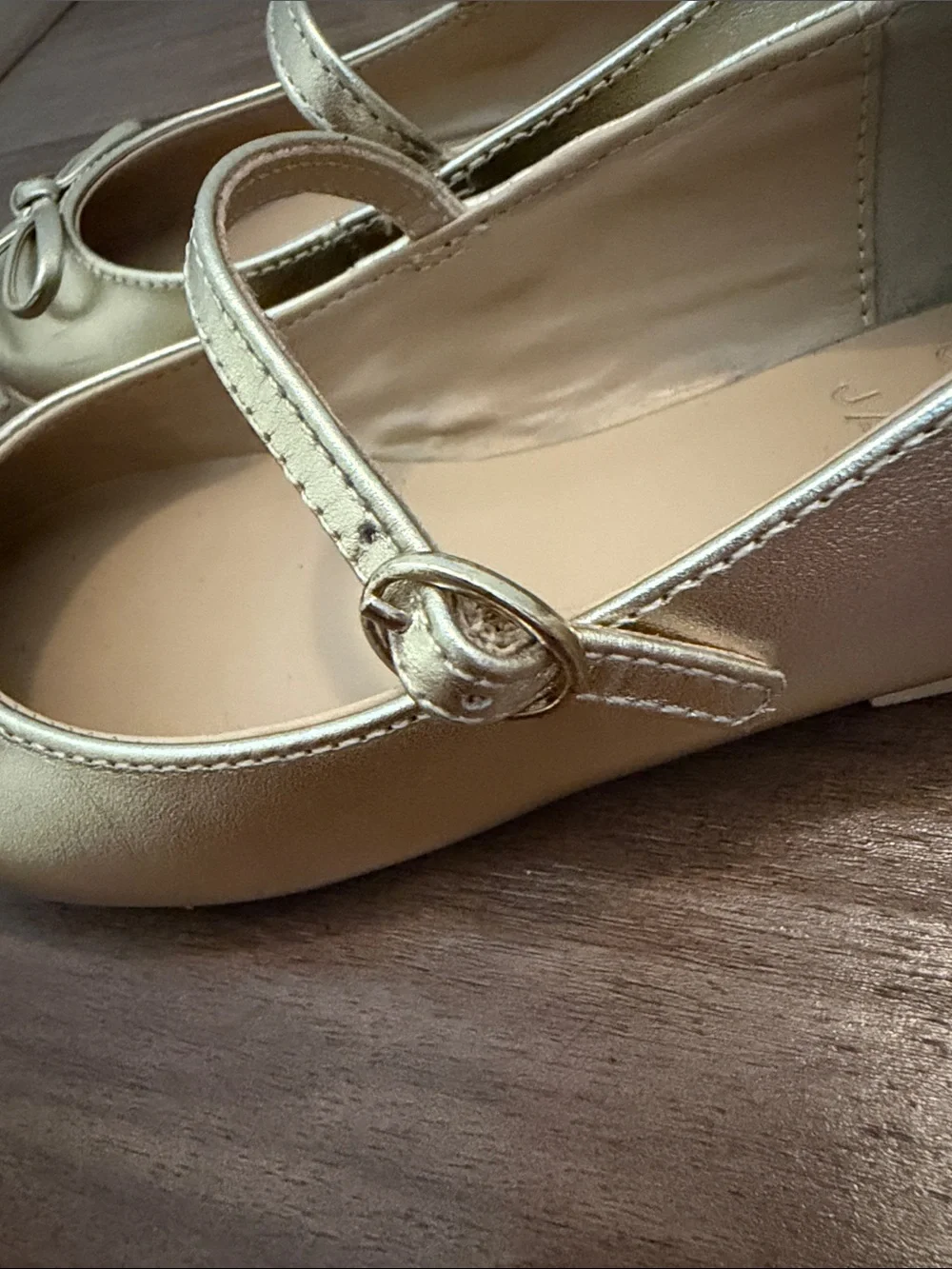 Janie and Jack kids size 10 Metallic Gold Mary Jane Shoes with Bow- Excellent